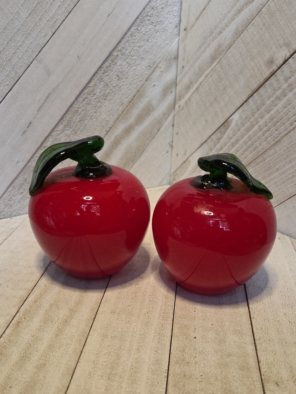 Vintage Two Red Apples Glass Kitchen Food Decor